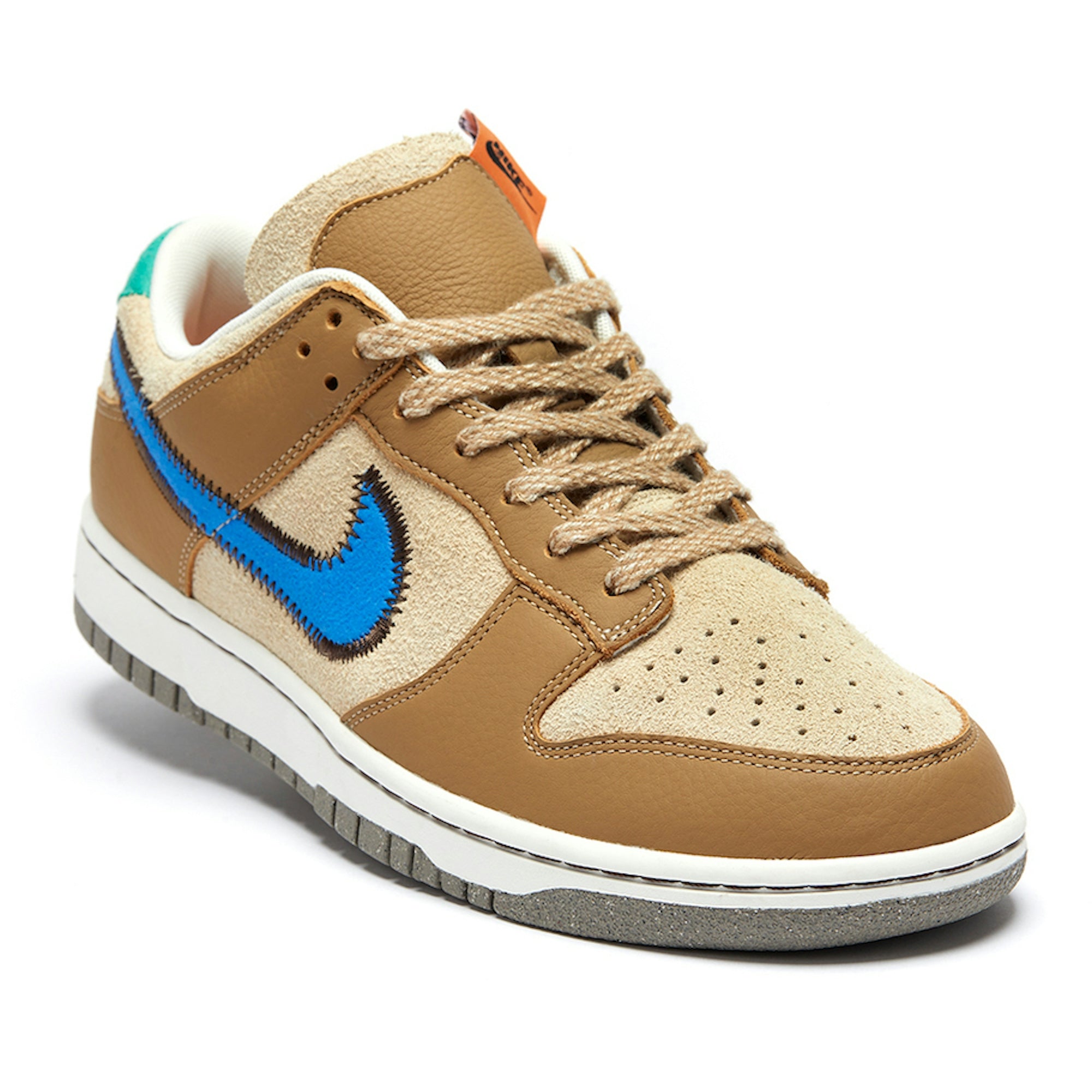 Size? X Nike Dunk Low Dark Driftwood DO6712-200 - Image 2