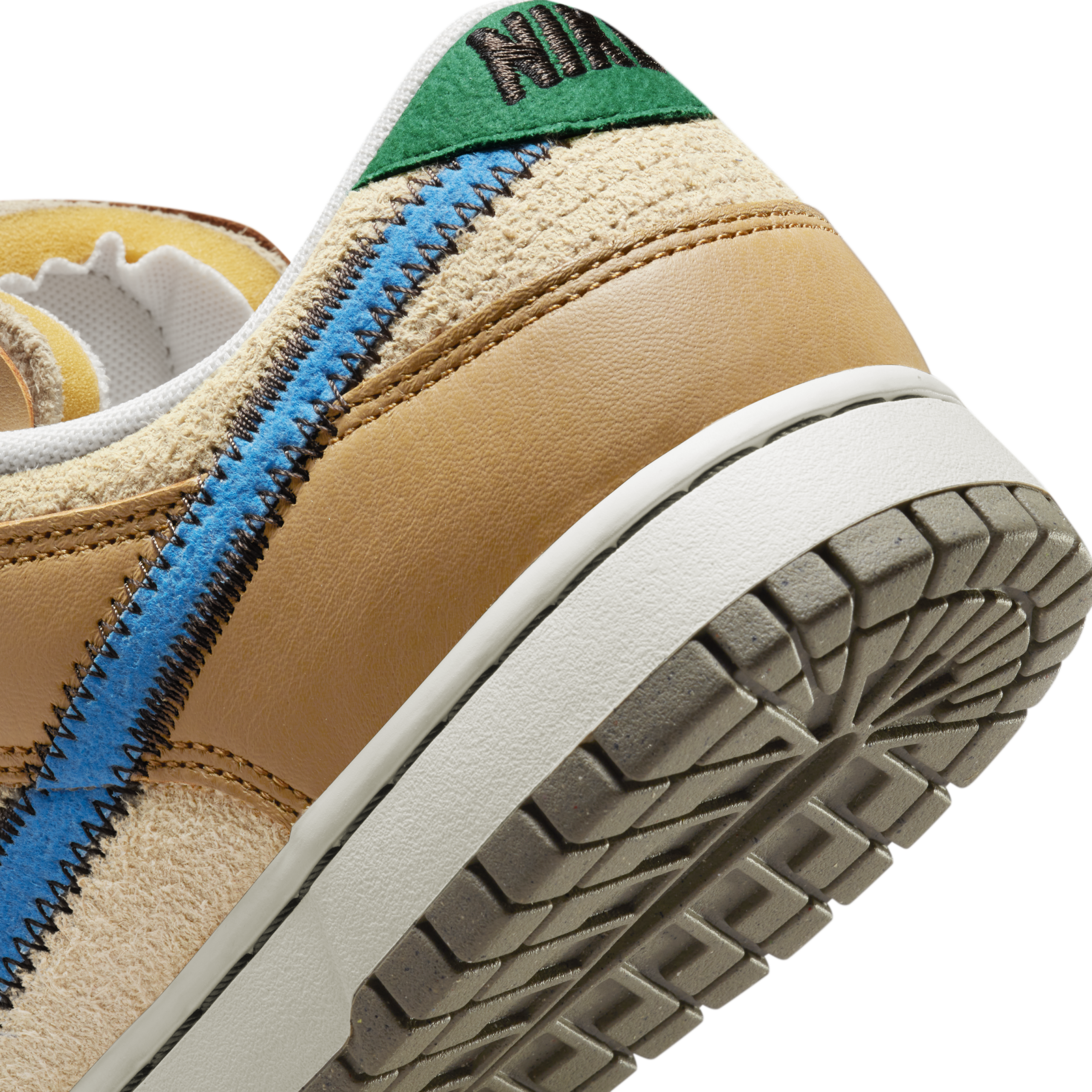Size? X Nike Dunk Low Dark Driftwood DO6712-200 - Image 16