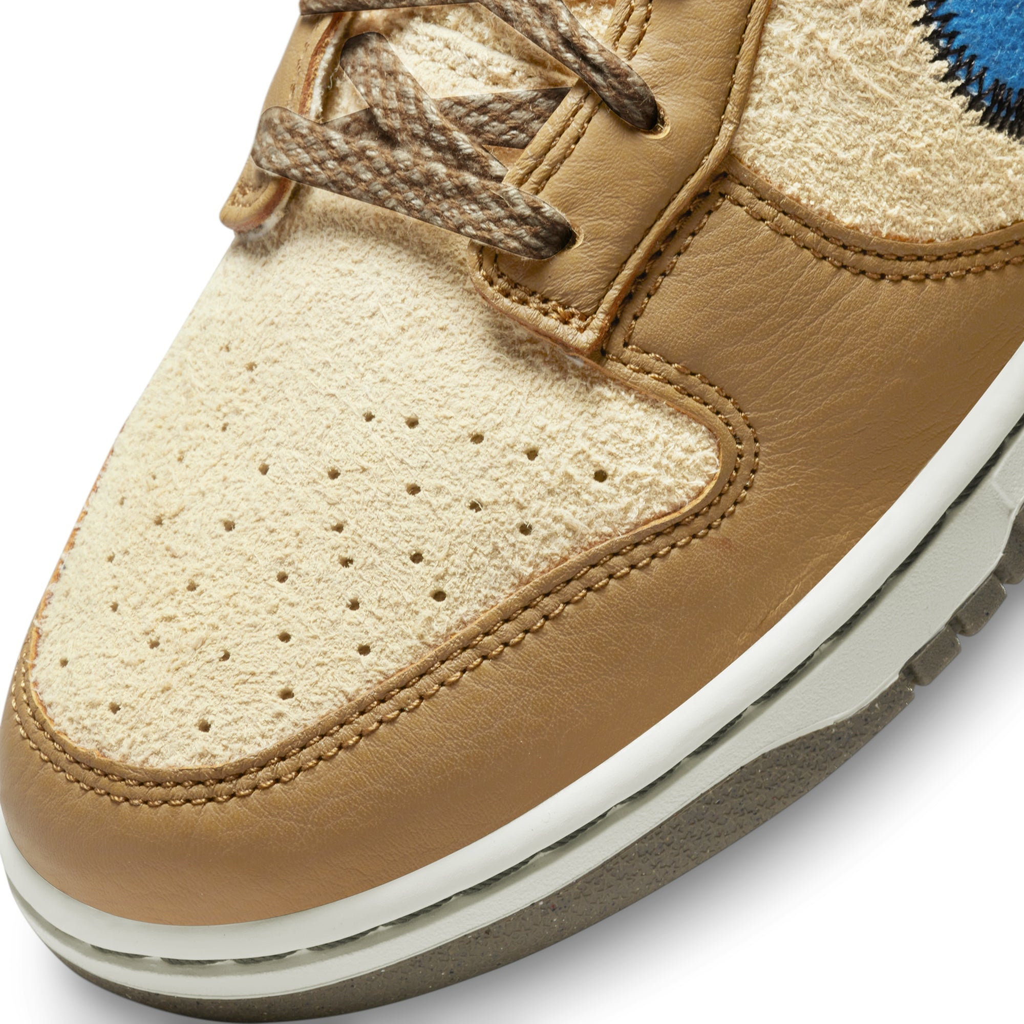 Size? X Nike Dunk Low Dark Driftwood DO6712-200 - Image 7