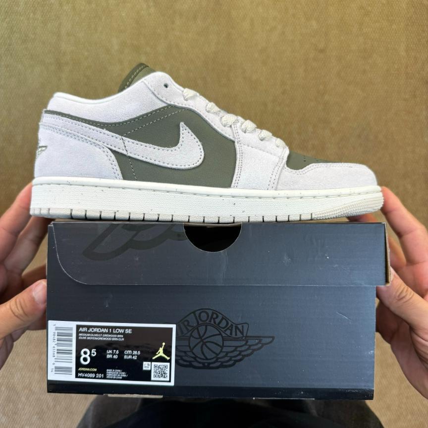 Jordan 1 Low SE Medium Olive Sail - Image 4