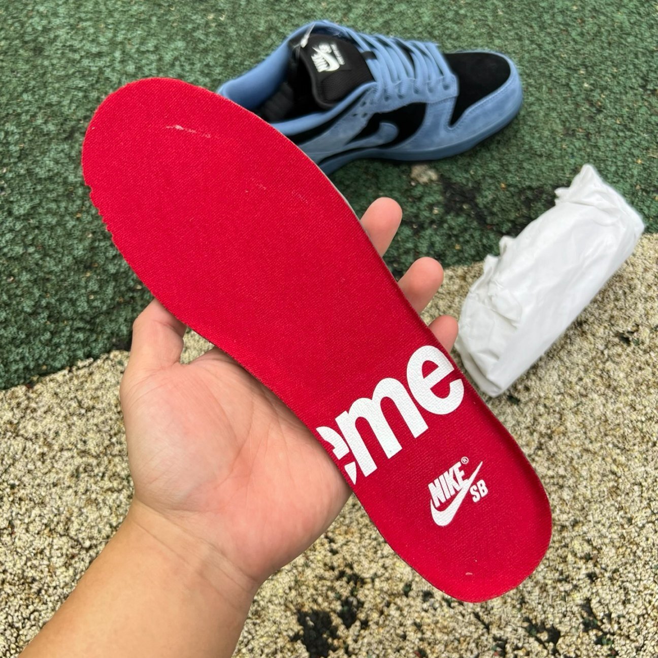 Supreme x Nike Dunk Low SB in the "Ocean Fog" - Image 9