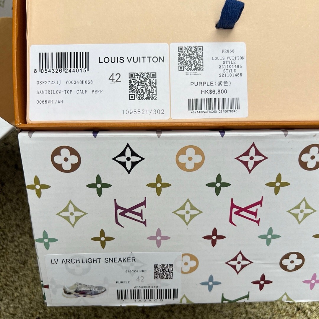 Louis Vuitton LV Runner Tactic Sneaker Metallic Silver - Image 2