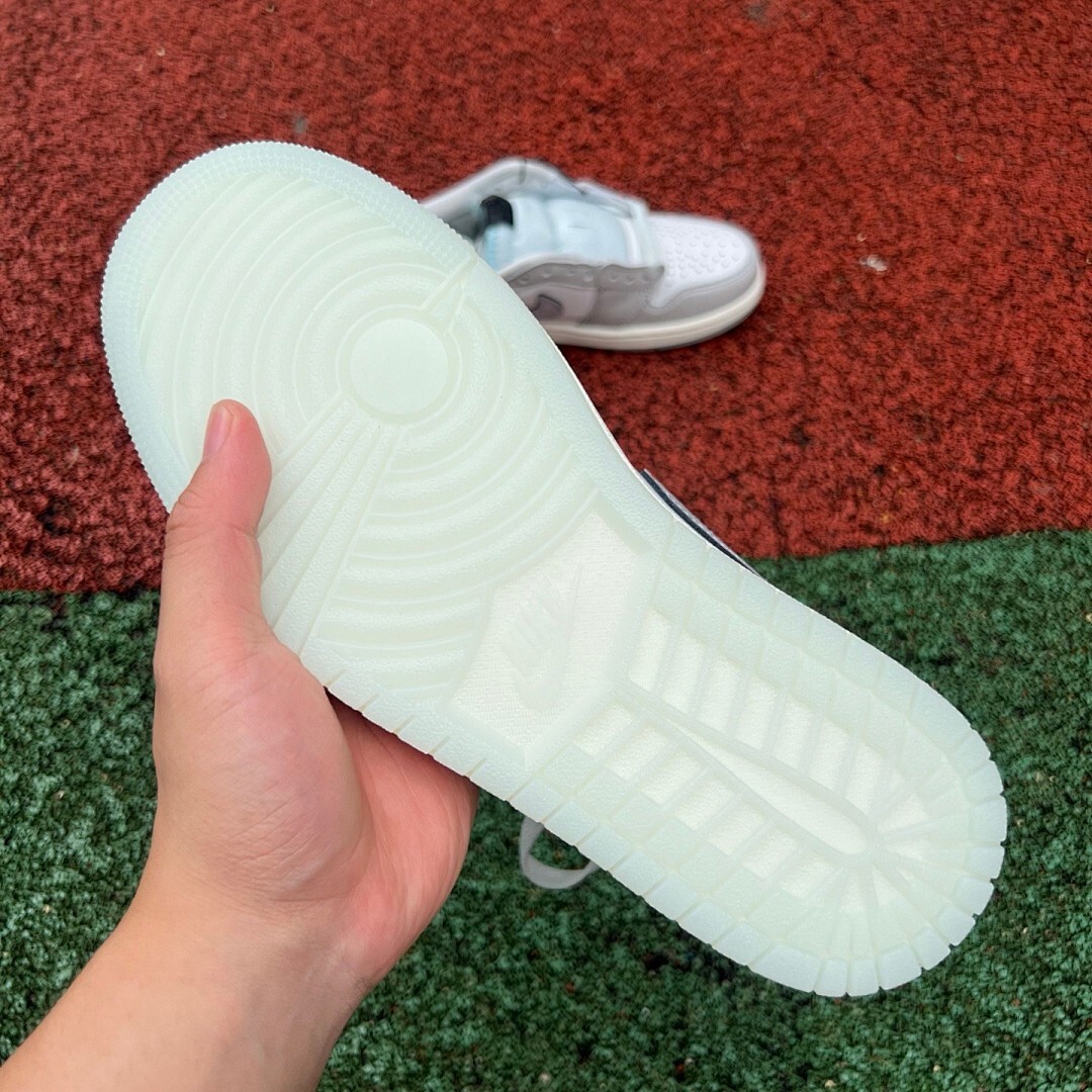 Jordan 1 Low OG Atmosphere Grey FN5994-001 - Image 7