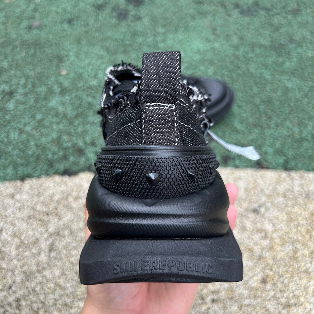 SMILEREPÚBLIC Black Distressed Chunky Sole Low Top Sneakers Style No. 1 - Image 8