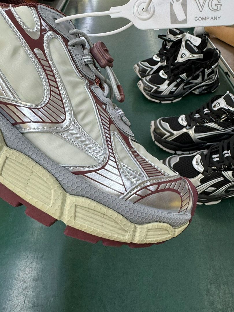 Balenciaga 3XL Trainer Beige/Red 734734W3XL69095 - Image 2