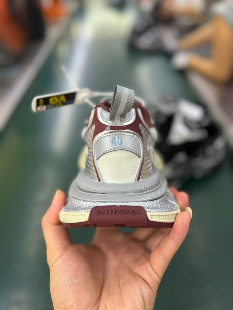 Balenciaga 3XL Trainer Beige/Red 734734W3XL69095 - Image 4