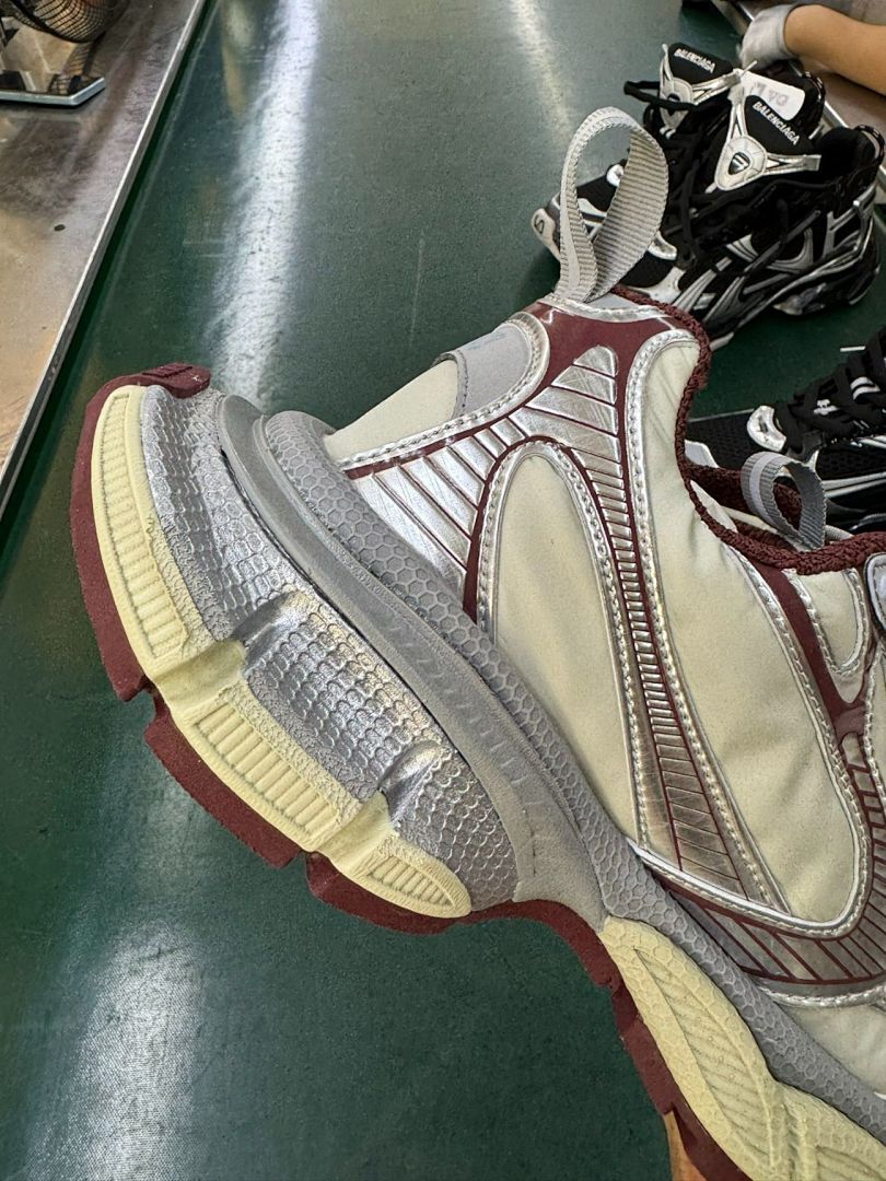 Balenciaga 3XL Trainer Beige/Red 734734W3XL69095 - Image 5