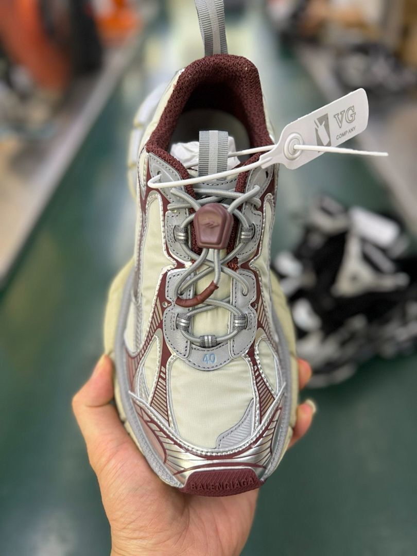 Balenciaga 3XL Trainer Beige/Red 734734W3XL69095 - Image 9