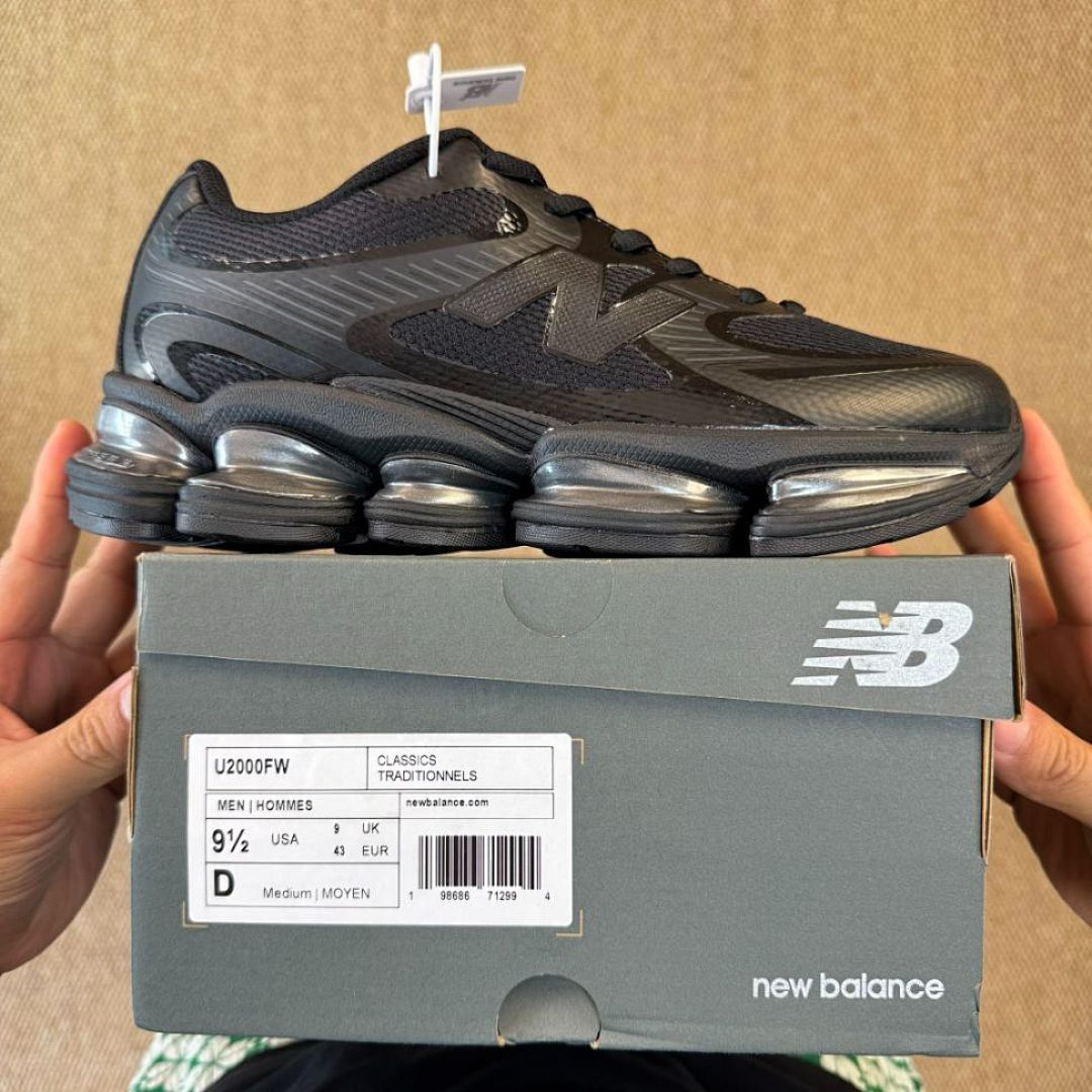 Nike Shox NZ Triple Black 360565-090 - Image 3