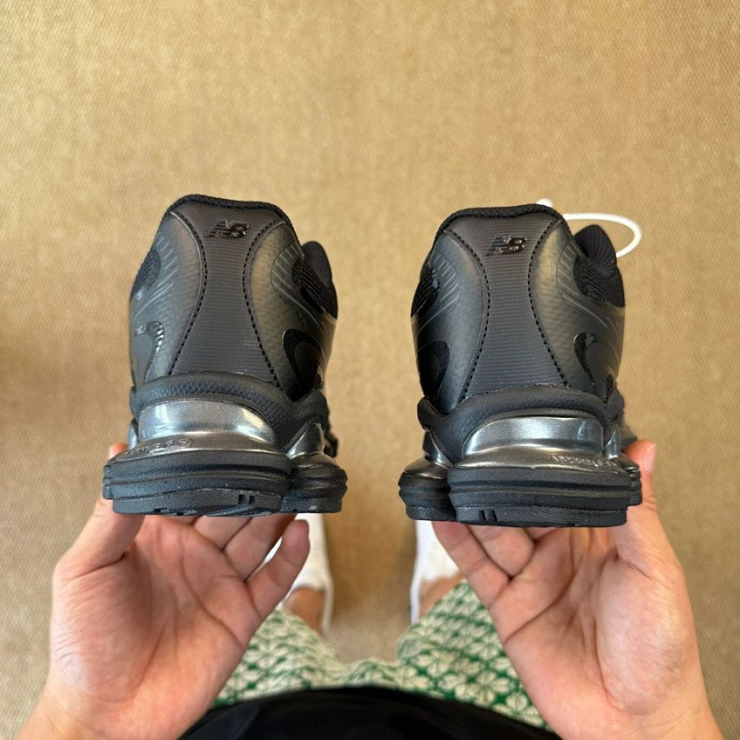 Nike Shox NZ Triple Black 360565-090 - Image 7