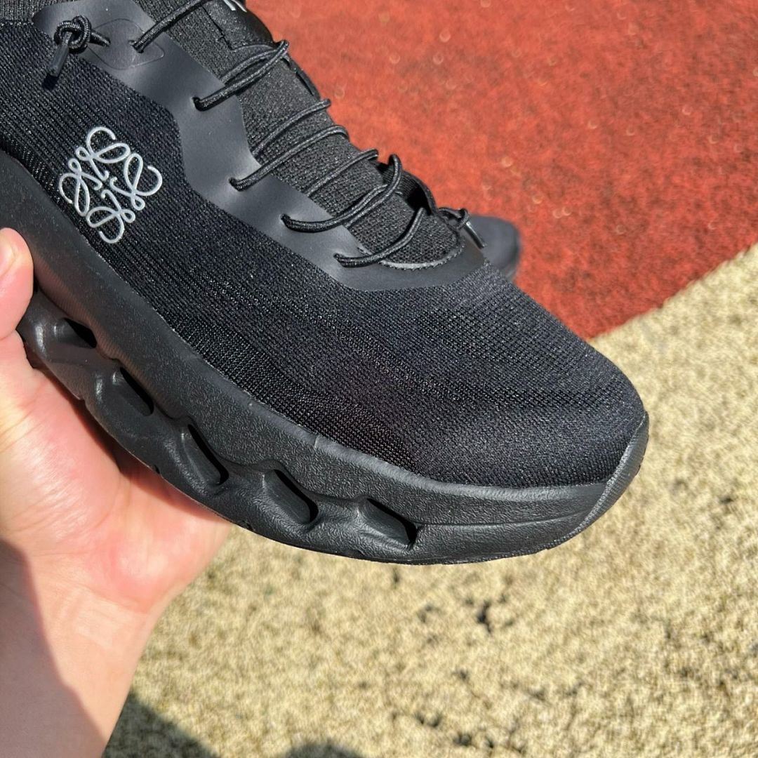 On Cloudchase Running Shoes Black - Image 3