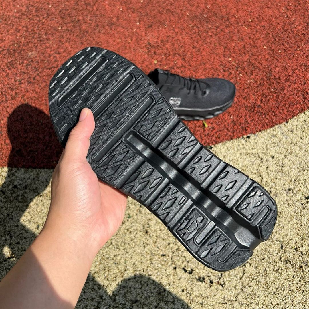 On Cloudchase Running Shoes Black - Image 6