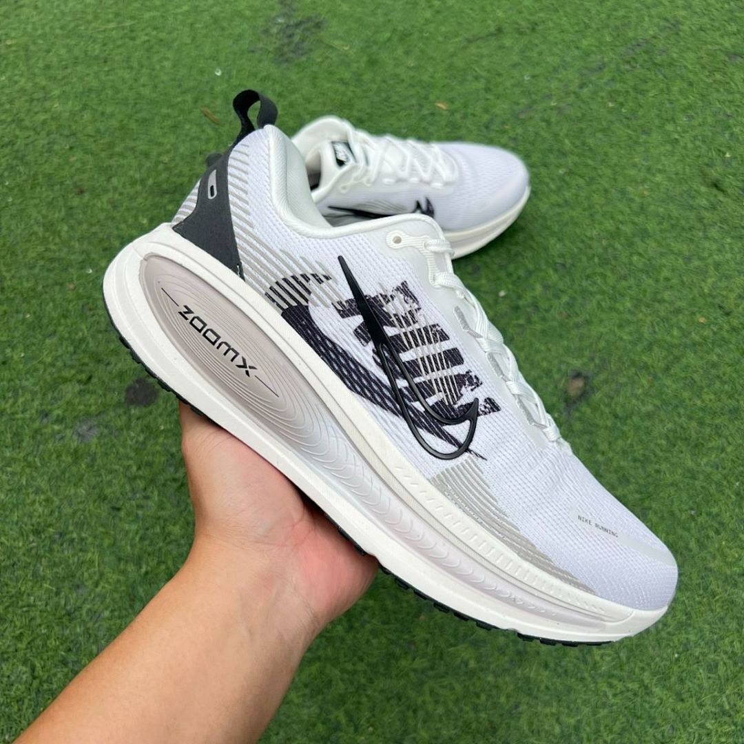 Nike ZoomX Invincible Run Flyknit White Black 'RUN' Graphic - Image 9