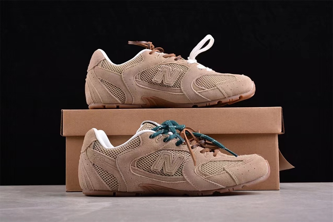 New Balance 860v2 Sandstone Tan Beige Lifestyle Running Sneakers - Image 2