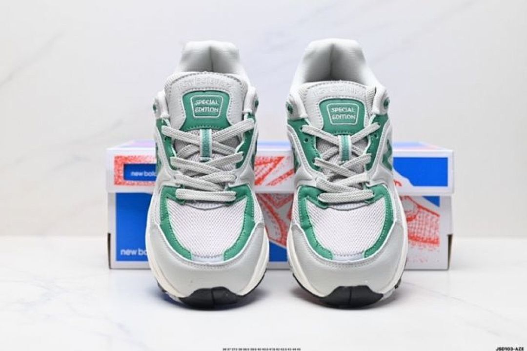 New Balance 2000 Grey Green Athletic Running Shoes Trainers - Image 4