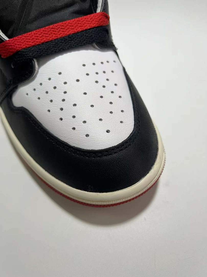 Air Jordan 1 High OG Black Toe Vintage Aged Midsole Retro Sneakers - Image 2