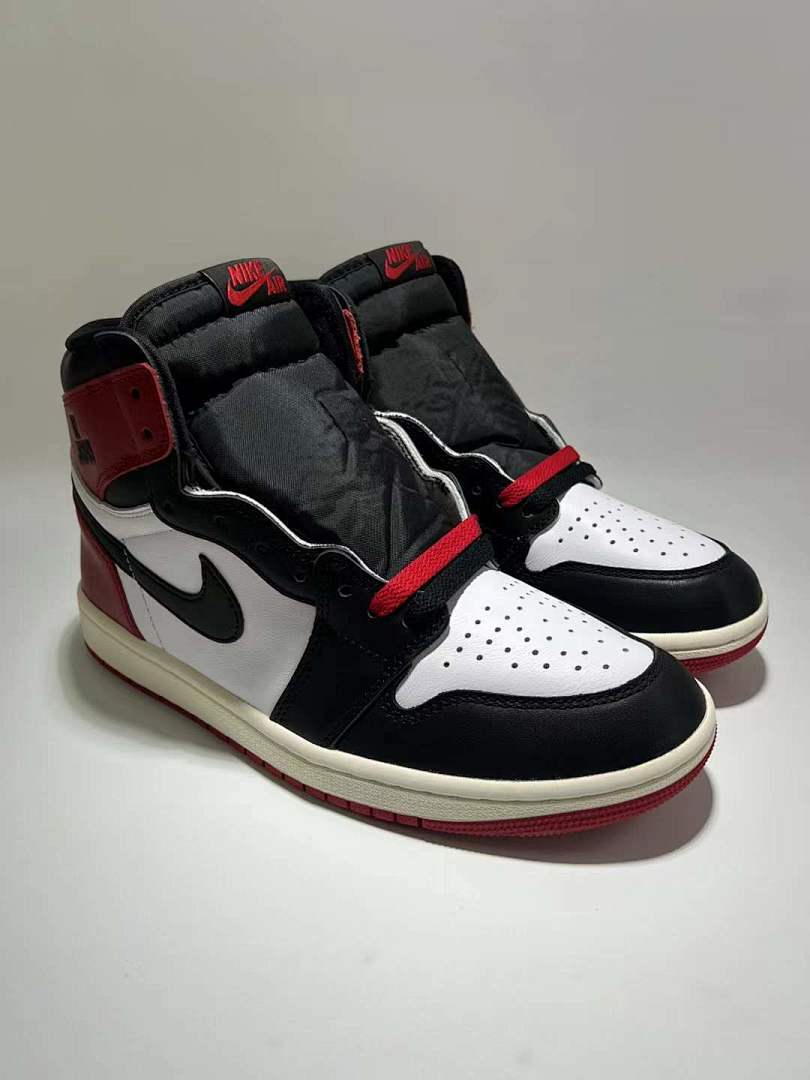 Air Jordan 1 High OG Black Toe Vintage Aged Midsole Retro Sneakers - Image 4