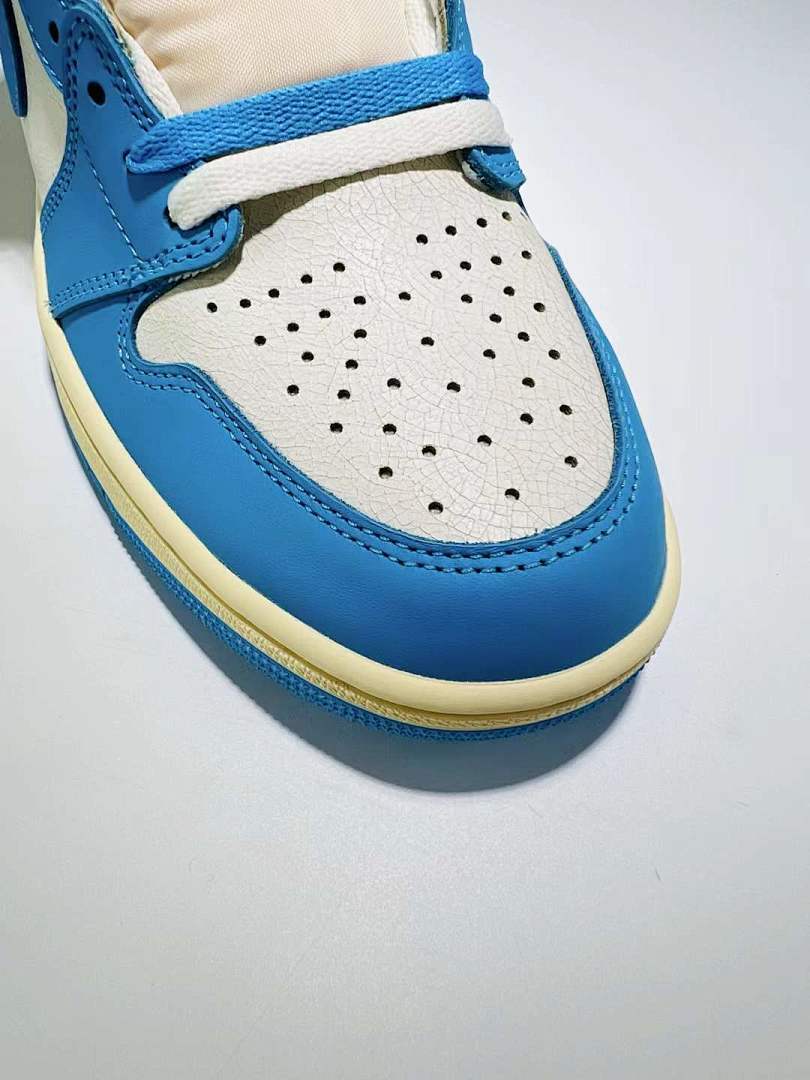 Air Jordan 1 Retro High OG University Blue Sail - Image 6