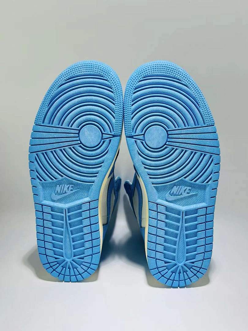 Air Jordan 1 Retro High OG University Blue Sail - Image 7