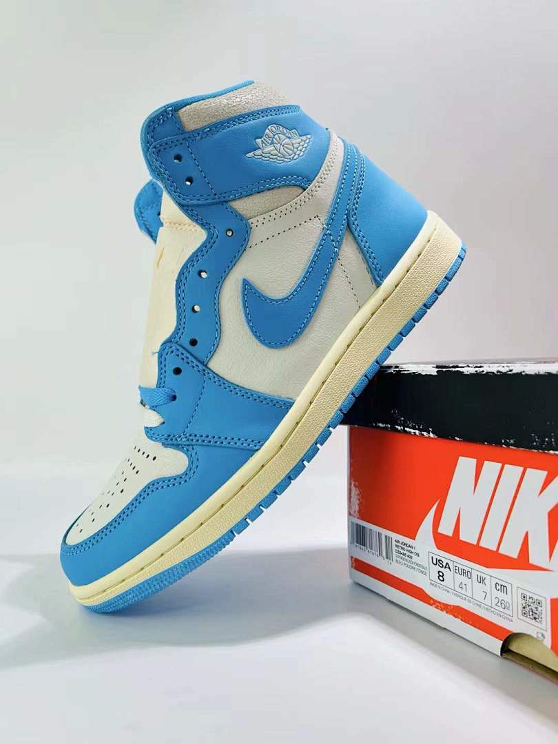 Air Jordan 1 Retro High OG University Blue Sail - Image 8