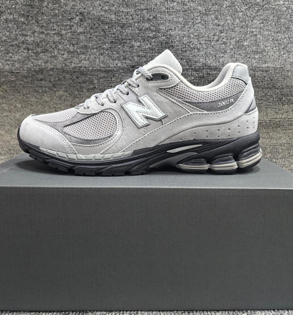 New Balance 2002R Grey Black Men's Lifestyle Running Sneakers Shoes - Image 2