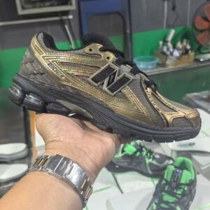 New Balance 1906R Black Metallic Gold Men's Sneakers M1906RCG