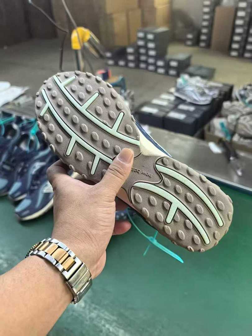 New Balance 204L Blue Teal Grey Cream Lifestyle Running Sneakers - Image 6