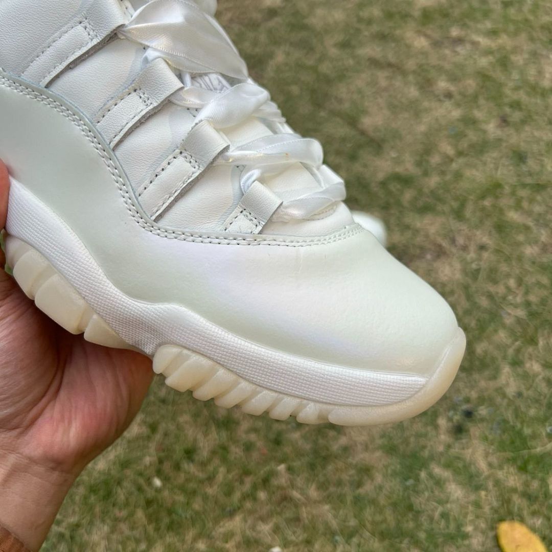 Air Jordan 11 Retro White Iridescent Metallic Silver Vast Grey GS Sneakers 378038-100 - Image 4