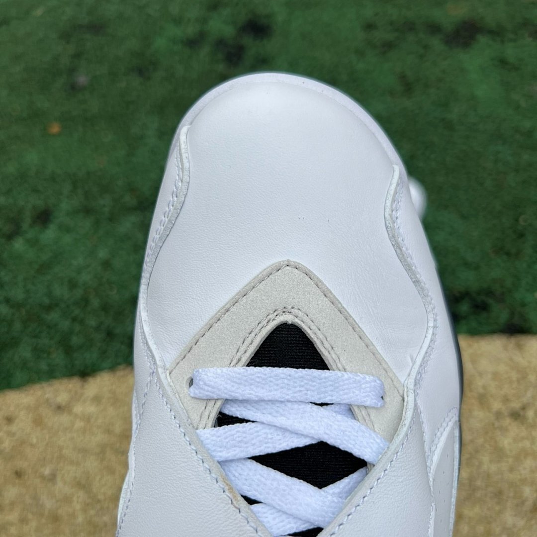 Air Jordan 8 Retro "Bugs Bunny" White True Red Black Men's Sneakers 305381-103 - Image 4